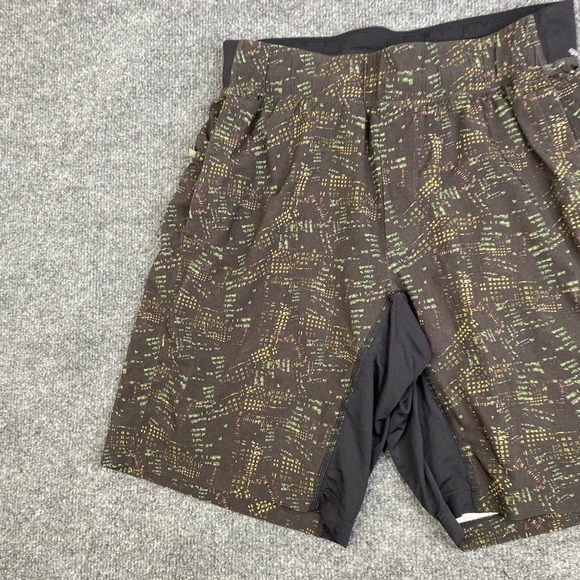 Lululemon Mens 2-in-1 Running Shorts Green Yellow Digital Print Liner 7in Inseam - Picture 2 of 8